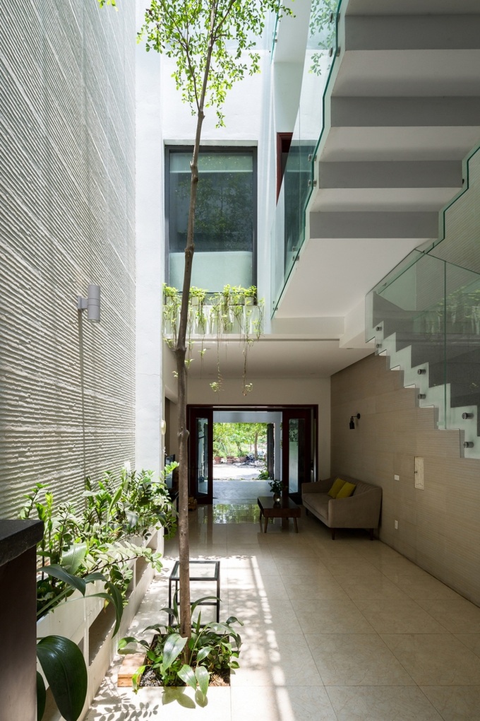 Ngôi nhà nhỏ, hẹp, nằm ở khu dân cư đông đúc, chật chội và ồn ào tại Bắc Ninh lên báo Mỹ - Ảnh 2. Ngôi nhà nhỏ, hẹp, nằm ở khu dân cư đông đúc, chật chội và ồn ào tại Bắc Ninh lên báo Mỹ - Ảnh 2.
