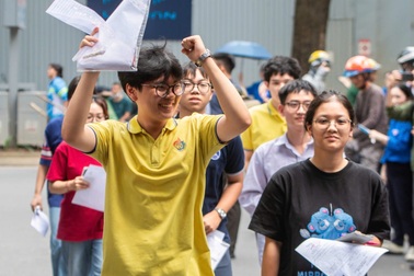 Ngày cuối thi tốt nghiệp THPT 2025: Một phòng có thể có tới 5 môn thi