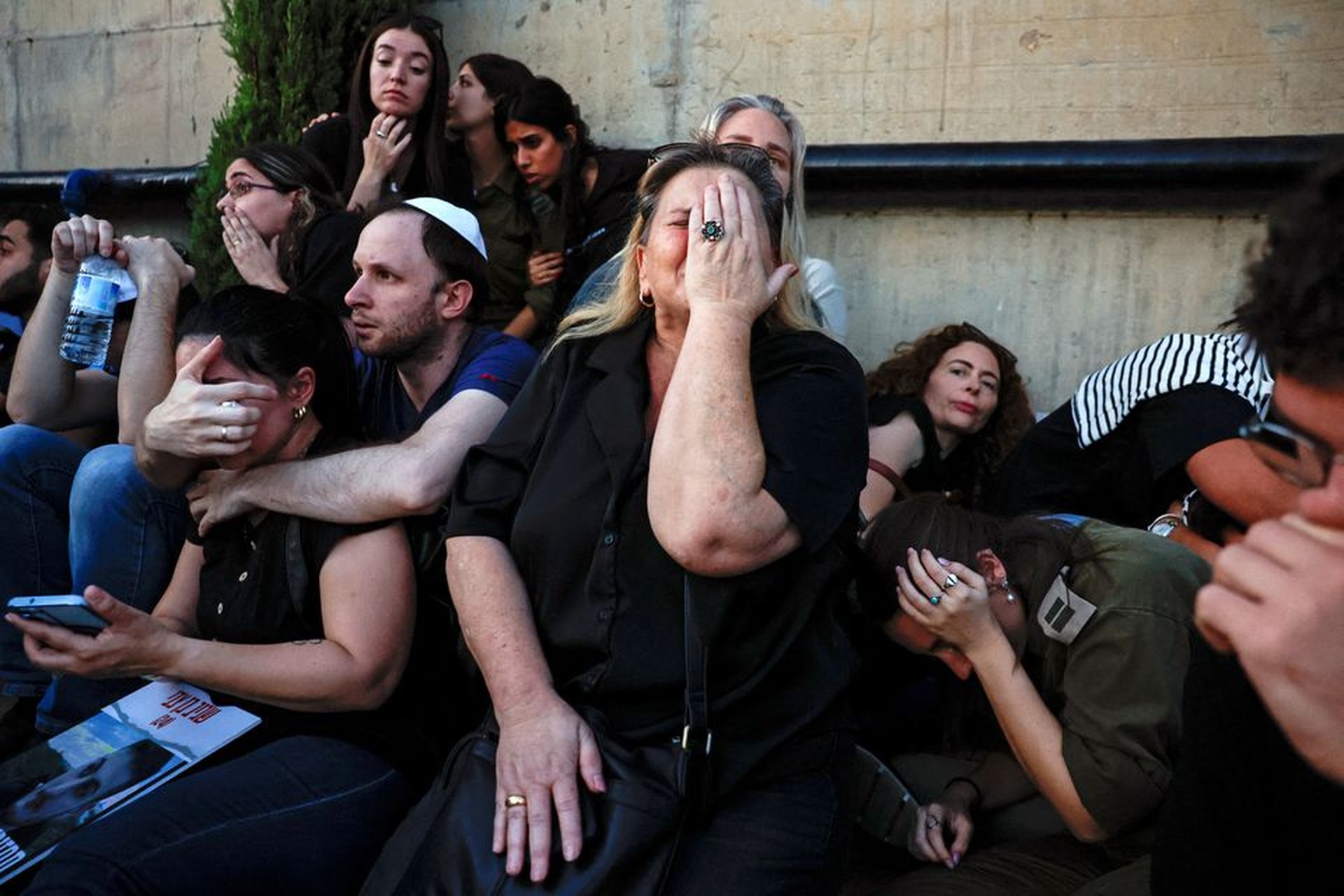 Một tháng chiến sự Israel-Hamas rung chuyển chảo lửa Trung Đông - 16 Một tháng chiến sự Israel-Hamas rung chuyển chảo lửa Trung Đông - 16