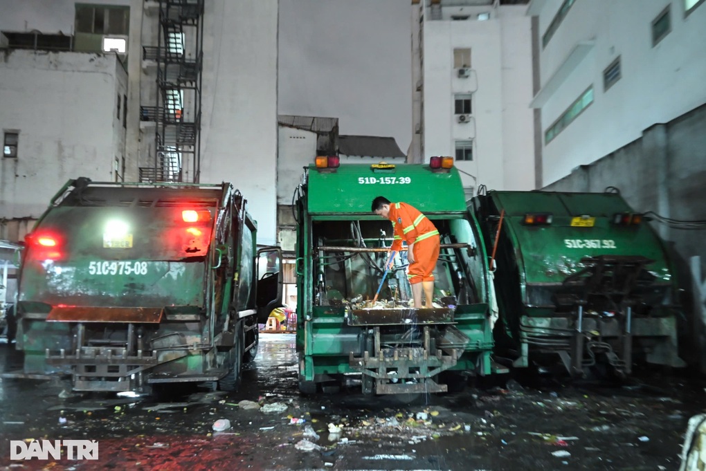 Nhiều nơi ở TPHCM gặp trở ngại thu phí rác theo cách xác định khối lượng - 2 Nhiều nơi ở TPHCM gặp trở ngại thu phí rác theo cách xác định khối lượng - 2