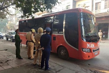 Bắc Giang: Truy bắt, xử phạt “nóng” xe dù từ thông tin phản ánh của Báo Dân trí
