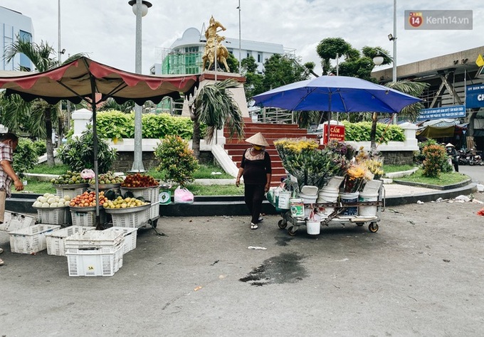 Cận cảnh con đường sẽ được cải tạo thành phố đi bộ thứ 3 ở Sài Gòn với chiều dài 100 mét - Ảnh 12.