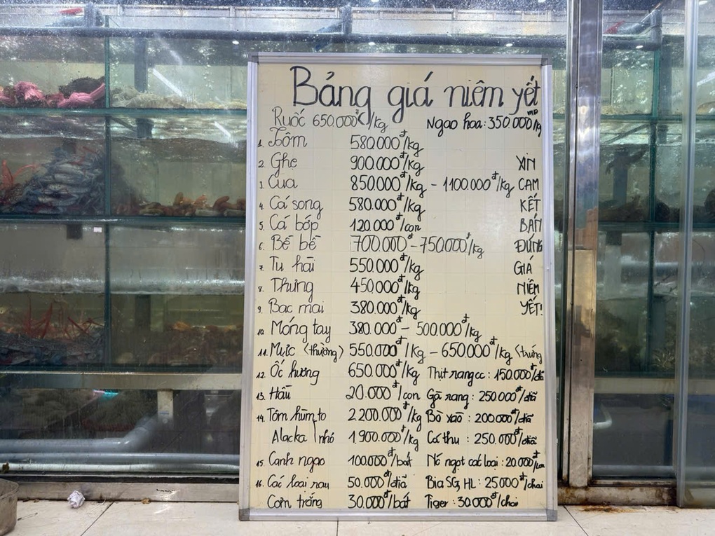 Khách thấy đắt đỏ khi ăn quán ốc ở Hạ Long 8 người hết gần 6 triệu đồng - 4 Khách thấy đắt đỏ khi ăn quán ốc ở Hạ Long 8 người hết gần 6 triệu đồng - 4