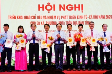 Chủ tịch tỉnh quán triệt giải quyết xong việc cho người dân trong ngày