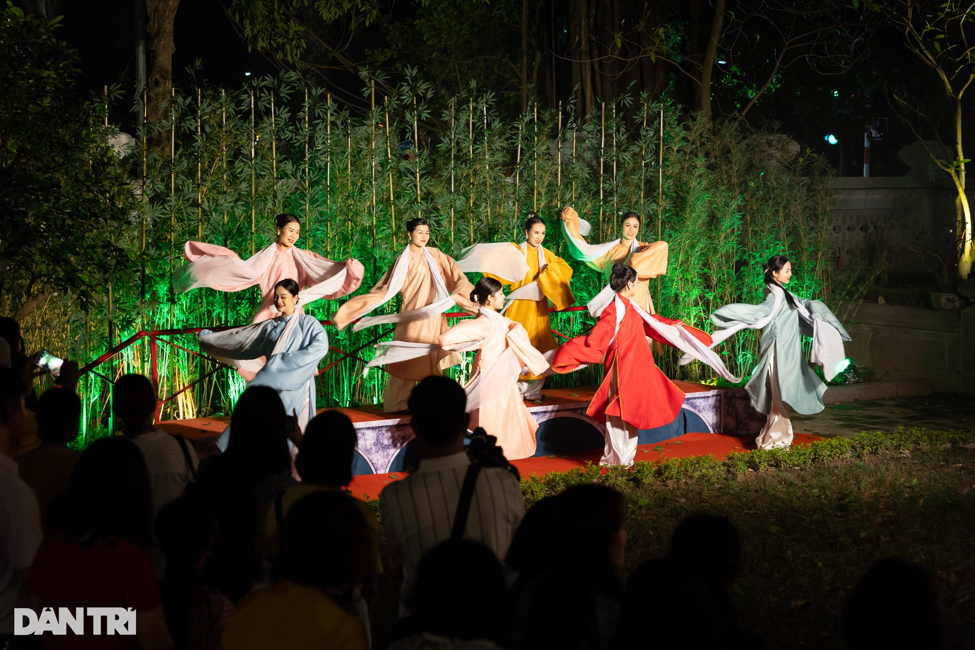 Trải nghiệm tour đêm ở Di tích Quốc gia đặc biệt giữa lòng Hà Nội - 6 Trải nghiệm tour đêm ở Di tích Quốc gia đặc biệt giữa lòng Hà Nội - 6