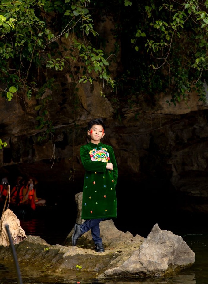 Cậu bé Nam Kha - Quán quân Đại sứ Áo dài Trẻ em Việt Nam.