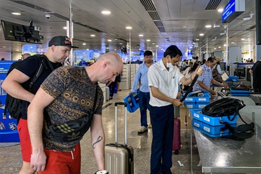 Sân bay Tân Sơn Nhất thắt chặt an ninh cao điểm 30/4-1/5