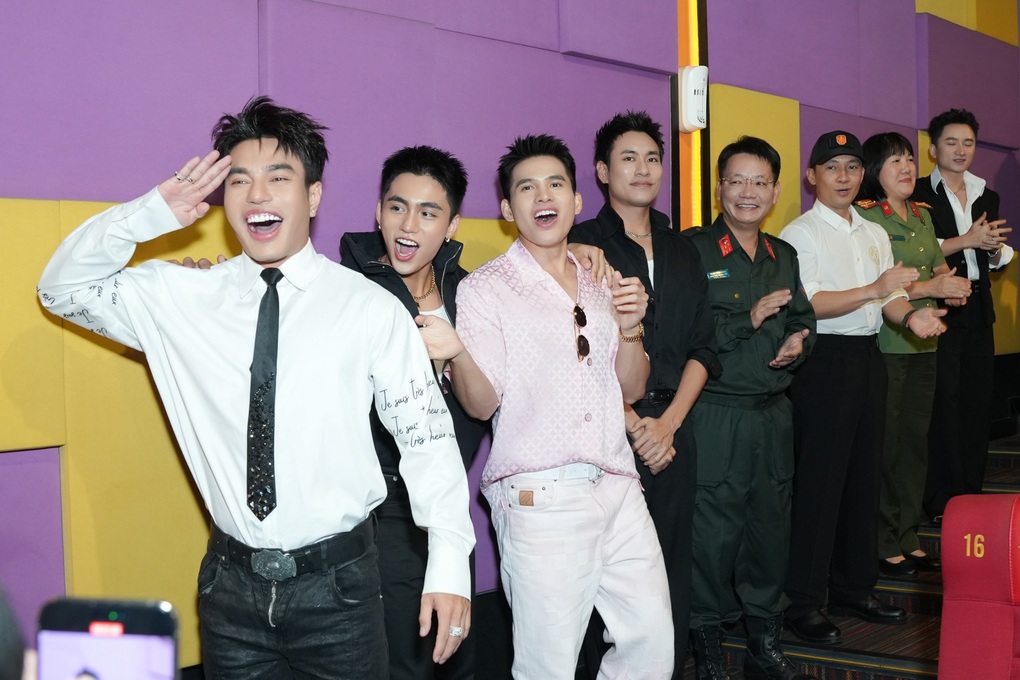 Lê Dương Bảo Lâm lên tiếng sau tranh cãi hài lố tại show về chiến sĩ - 2 Lê Dương Bảo Lâm lên tiếng sau tranh cãi hài lố tại show về chiến sĩ - 2