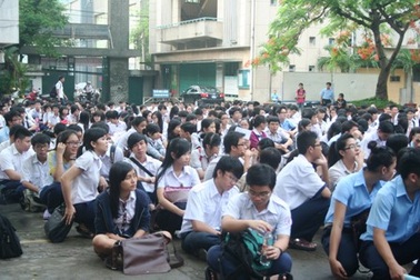 12 năm ăn học, dại gì đánh đổi bằng “phao”