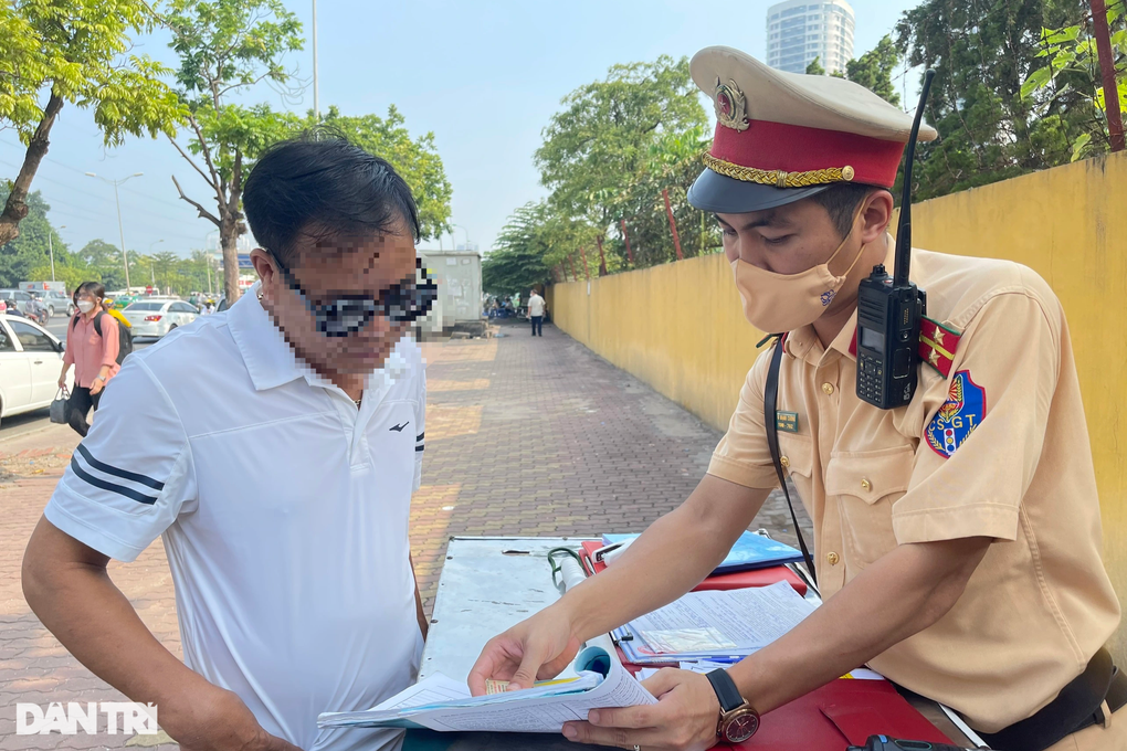 CSGT Hà Nội đi mô tô đặc chủng tuần tra trên đường vành đai 3 - 6 CSGT Hà Nội đi mô tô đặc chủng tuần tra trên đường vành đai 3 - 6