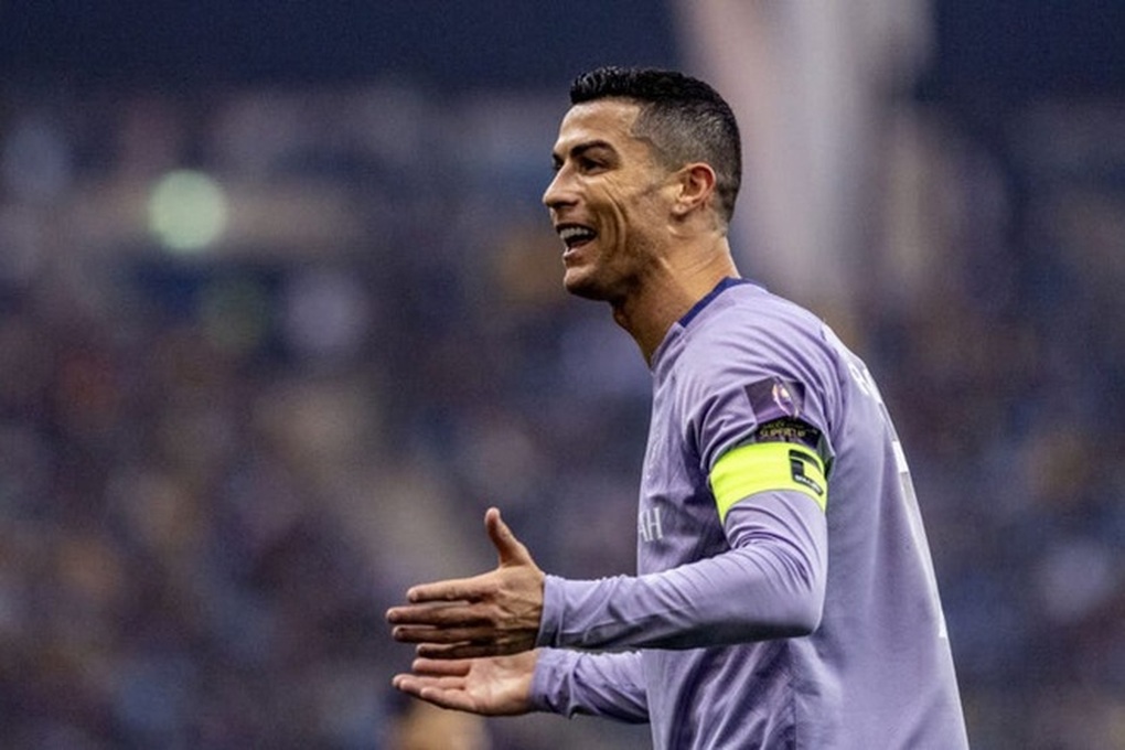 C.Ronaldo sẽ chết chìm ở Saudi Arabia? - 2 C.Ronaldo sẽ chết chìm ở Saudi Arabia? - 2