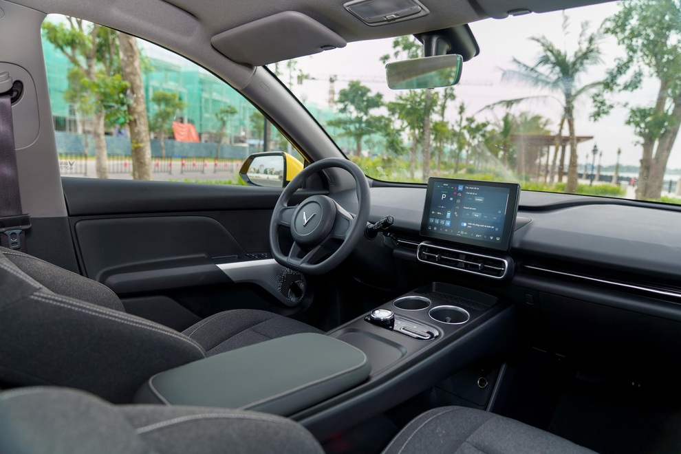 VinFast Limo Green chạy thử tại “thánh địa” của MPV Nhật Bản và… BYD M6 - 4