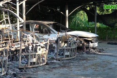 Hiện trường vụ cháy ô tô Mazda 3 và dàn xe điện tại chùa Hương Tích