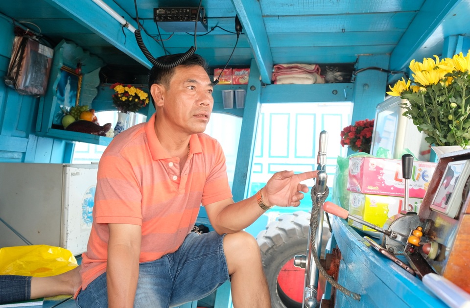 Thiếu lao động đi biển, nhiều tàu cá phải nằm bờ - 4 Thiếu lao động đi biển, nhiều tàu cá phải nằm bờ - 4