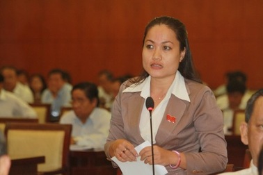 "Nóng" chất vấn việc khó tiếp cận vốn rẻ