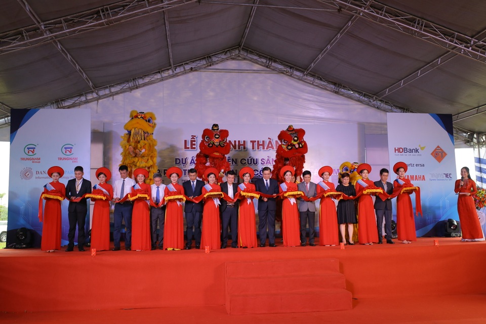 Đưa vào vận hành nhà máy công nghệ cao SMT đầu tiên ở miền Trung - 1 Đưa vào vận hành nhà máy công nghệ cao SMT đầu tiên ở miền Trung - 1