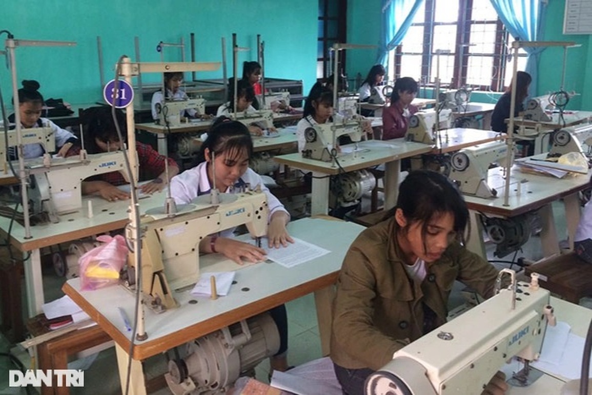 Rời bản học nghề, con đường tìm việc làm ổn định cho lao động vùng cao - 1 Rời bản học nghề, con đường tìm việc làm ổn định cho lao động vùng cao - 1