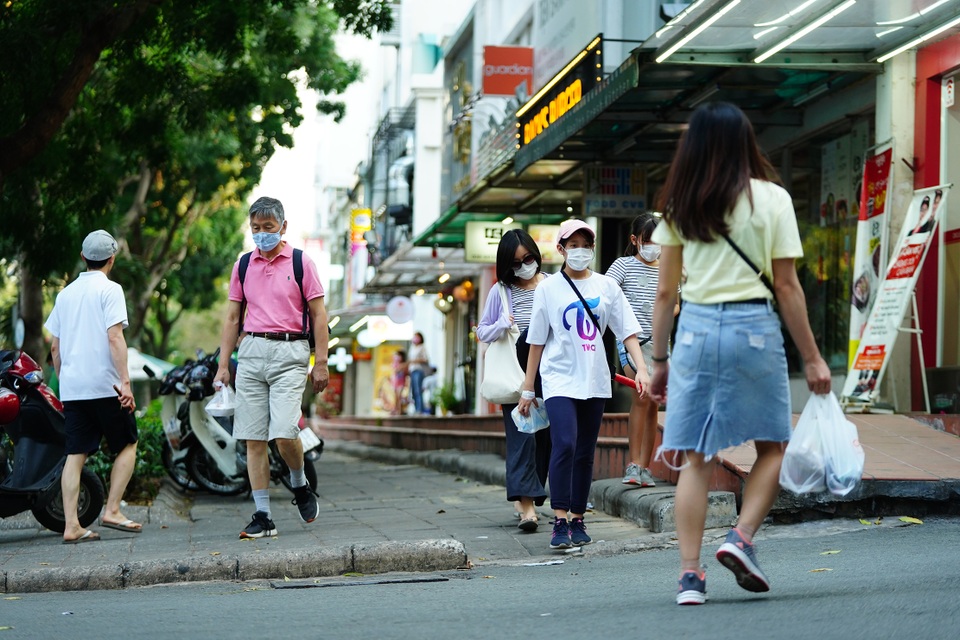Người Hàn ở TPHCM: Ở đây an toàn nhưng lo cho người thân nơi quê nhà! - 8