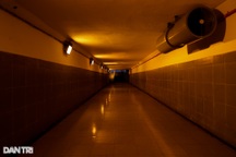 Người dân "lạnh gáy" khi qua hầm đi bộ tiền tỷ ở TPHCM