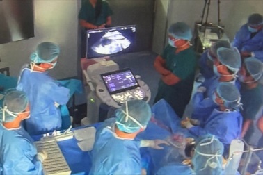 Bệnh viện Singapore chuyển sản phụ sang TPHCM thực hiện kỹ thuật đặc biệt