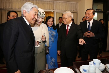 Nhật hoàng dự tiệc trà cùng Tổng Bí thư Nguyễn Phú Trọng