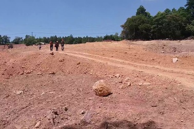 Dự án bãi đỗ xe lăng vua Tự Đức - Đồng Khánh đã san ủi ngôi mộ cổ nghi vợ vua