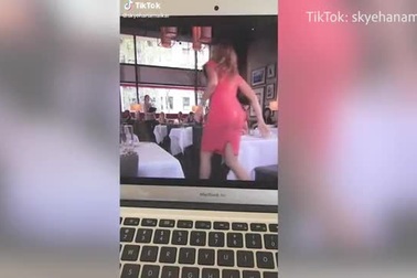 Soi lỗi phục trang của nữ diễn viên nổi tiếng xinh đẹp và phong cách