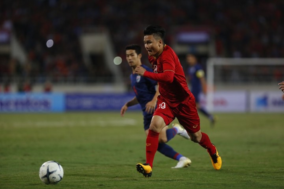 Việt Nam 0-0 Thái Lan: Hai quyết định gây tranh cãi của trọng tài - 24 Việt Nam 0-0 Thái Lan: Hai quyết định gây tranh cãi của trọng tài - 24