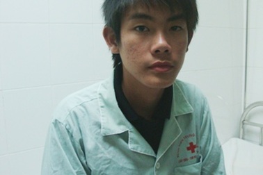 Cậu học sinh mồ côi cha mắc bệnh lạ có nguy cơ tử vong đột ngột