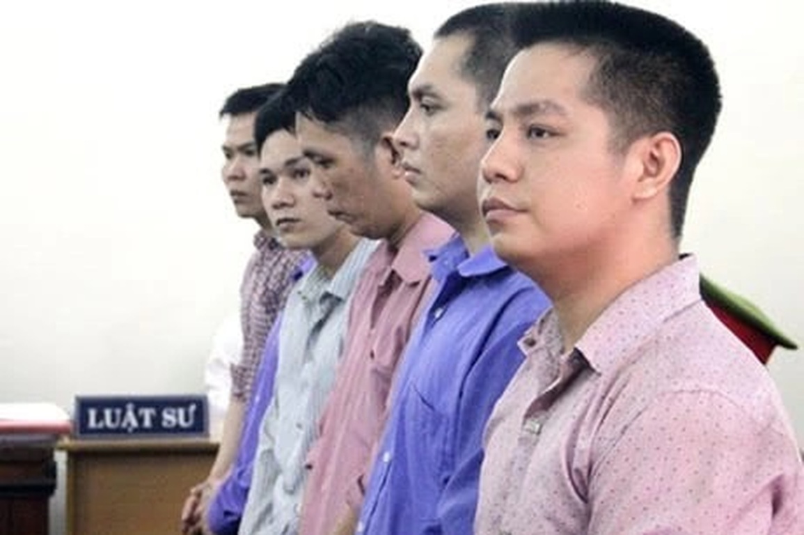 Không chịu cúi đầu chào, bị đại bàng cai nghiện đánh chết - 1 Không chịu cúi đầu chào, bị đại bàng cai nghiện đánh chết - 1