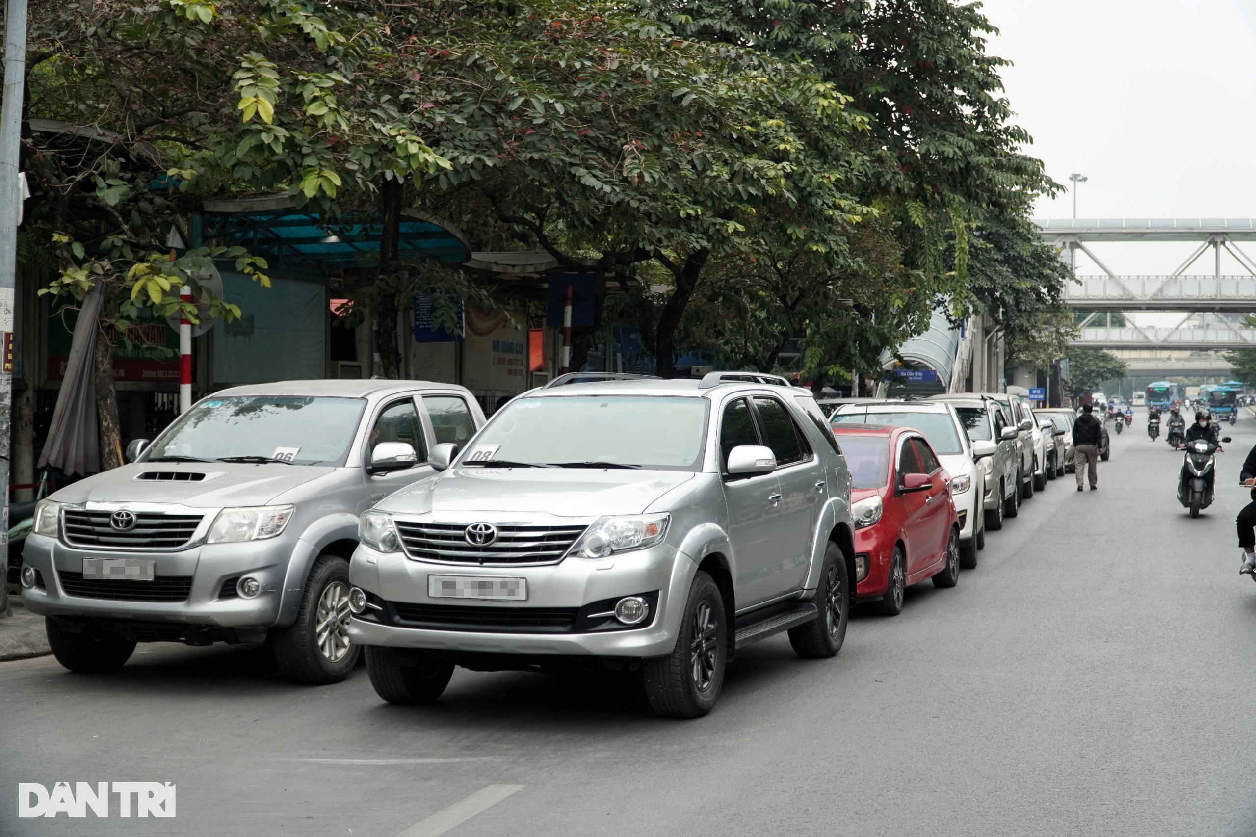 Trạm đăng kiểm đông trở lại, liệu có đợt ùn tắc tiếp theo? - 1 Trạm đăng kiểm đông trở lại, liệu có đợt ùn tắc tiếp theo? - 1