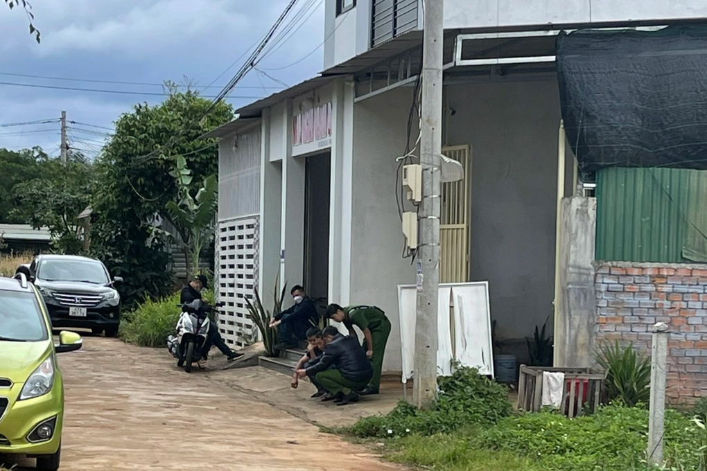 Truy bắt nghi phạm sát hại thiếu nữ 20 tuổi trong nhà nghỉ - 1 Truy bắt nghi phạm sát hại thiếu nữ 20 tuổi trong nhà nghỉ - 1