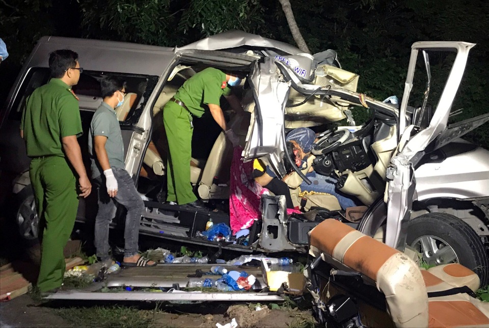 Vụ tai nạn 8 người tử vong: Xe khách đi sai phần đường, vận tốc 69 km/h - 1 Vụ tai nạn 8 người tử vong: Xe khách đi sai phần đường, vận tốc 69 km/h - 1