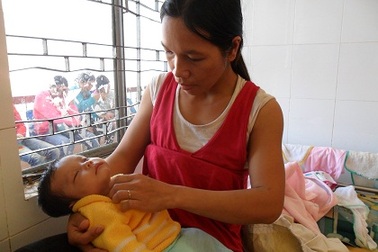 Âu lo khi con trẻ mắc bệnh đường hô hấp