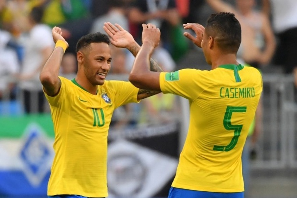 Casemiro thuyết phục Neymar gia nhập Man Utd - 1 Casemiro thuyết phục Neymar gia nhập Man Utd - 1