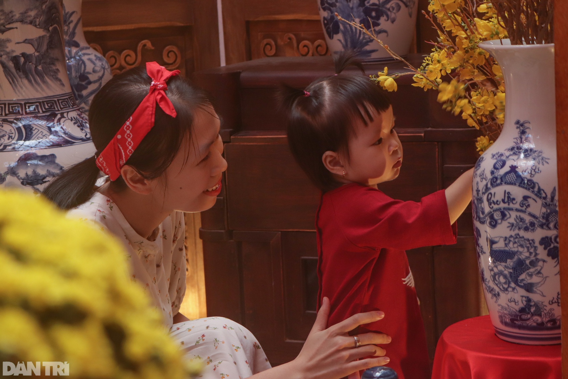 Giới trẻ Sài Gòn vui chơi, chụp hình đón Tết sớm ở quán cà phê - 5 Giới trẻ Sài Gòn vui chơi, chụp hình đón Tết sớm ở quán cà phê - 5