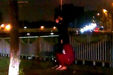 Hà Nội: Nhộn nhịp "phố vẫy" bên bờ sông Tô Lịch