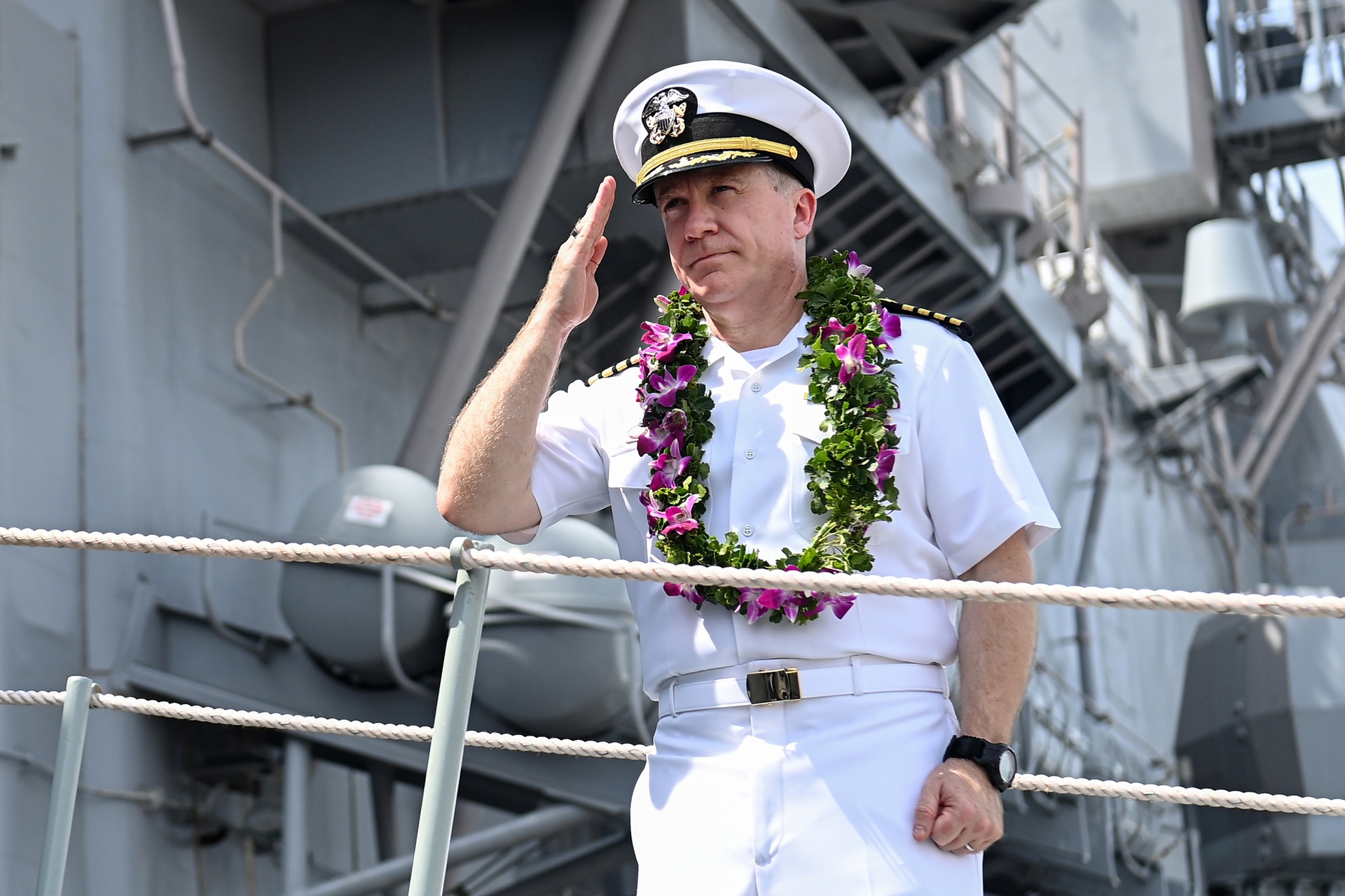 Cận cảnh tàu sân bay Mỹ USS Ronald Reagan vào vịnh Đà Nẵng - 9 Cận cảnh tàu sân bay Mỹ USS Ronald Reagan vào vịnh Đà Nẵng - 9