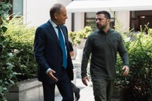 Tổng thống Ukraine đến Ba Lan ký thỏa thuận an ninh