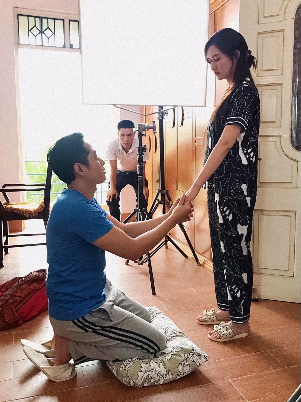 Khán giả không ngừng gọi tên Hải bóng bẩy khi Mạnh Hưng vào vai diễn mới - 4 Khán giả không ngừng gọi tên Hải bóng bẩy khi Mạnh Hưng vào vai diễn mới - 4