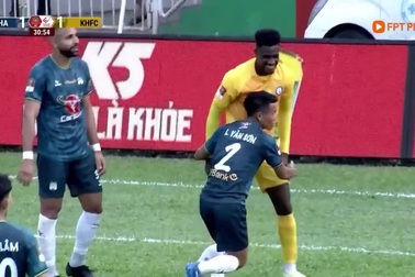 HAGL chia điểm với Khánh Hòa trong trận "chung kết ngược" V-League