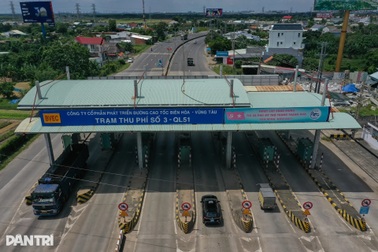 Cử tri TPHCM hối thúc tháo dỡ trạm thu phí bỏ hoang trên quốc lộ 51