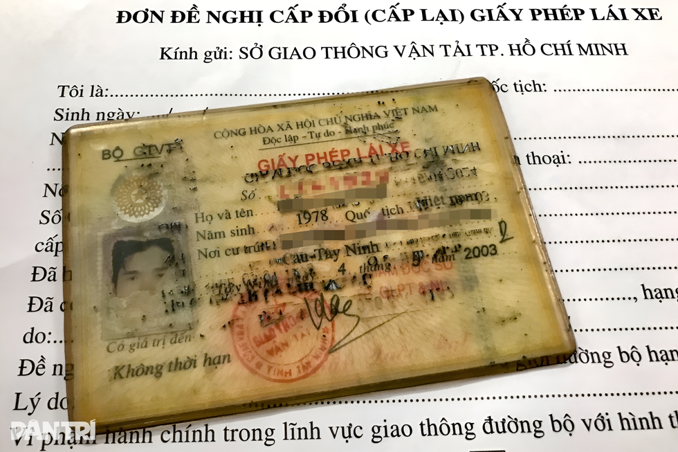 Bỗng nhiên quá tải người đi lột xác giấy phép lái xe ở TPHCM - 2 Bỗng nhiên quá tải người đi lột xác giấy phép lái xe ở TPHCM - 2