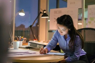 Xem xét "quyền được ngắt kết nối" của nhân viên sau giờ làm việc