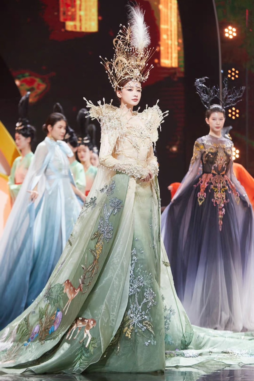 Gái một con Tôn Di quyến rũ hơn sau khi chia tay thiếu gia giàu có - 5 Gái một con Tôn Di quyến rũ hơn sau khi chia tay thiếu gia giàu có - 5