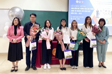 Sinh viên Học viện Ngân hàng đạt giải Nhất giải thưởng KHCN