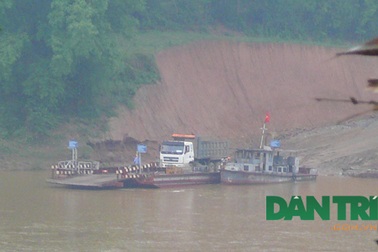 Chưa được cấp phép, bến phà Lâm Giang vẫn ngang nhiên hoạt động