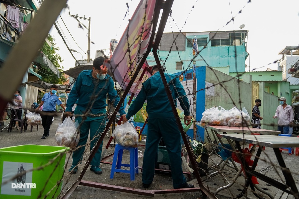 TPHCM bước đầu kiểm soát được nguy cơ lây nhiễm từ chùm ca bệnh Covid-19 - 6 TPHCM bước đầu kiểm soát được nguy cơ lây nhiễm từ chùm ca bệnh Covid-19 - 6