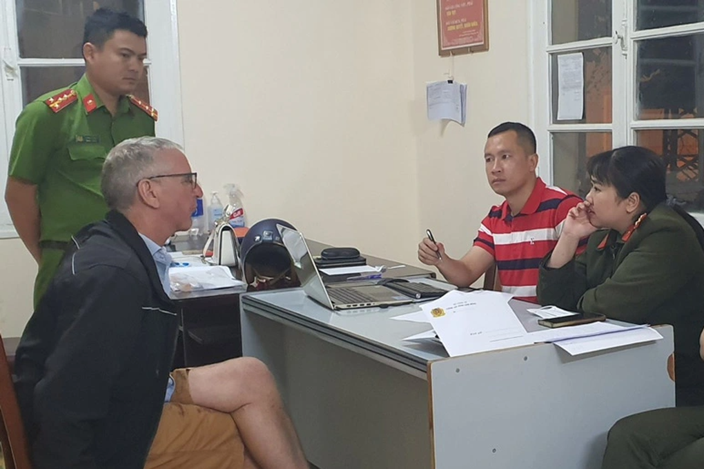 Lời khai của nghi phạm người Hà Lan dùng dao sát hại vợ ở Đà Lạt - 1 Lời khai của nghi phạm người Hà Lan dùng dao sát hại vợ ở Đà Lạt - 1