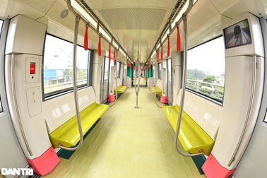 Cận cảnh bên trong đoàn tàu đầu tiên tuyến đường sắt Metro Nhổn - ga Hà Nội